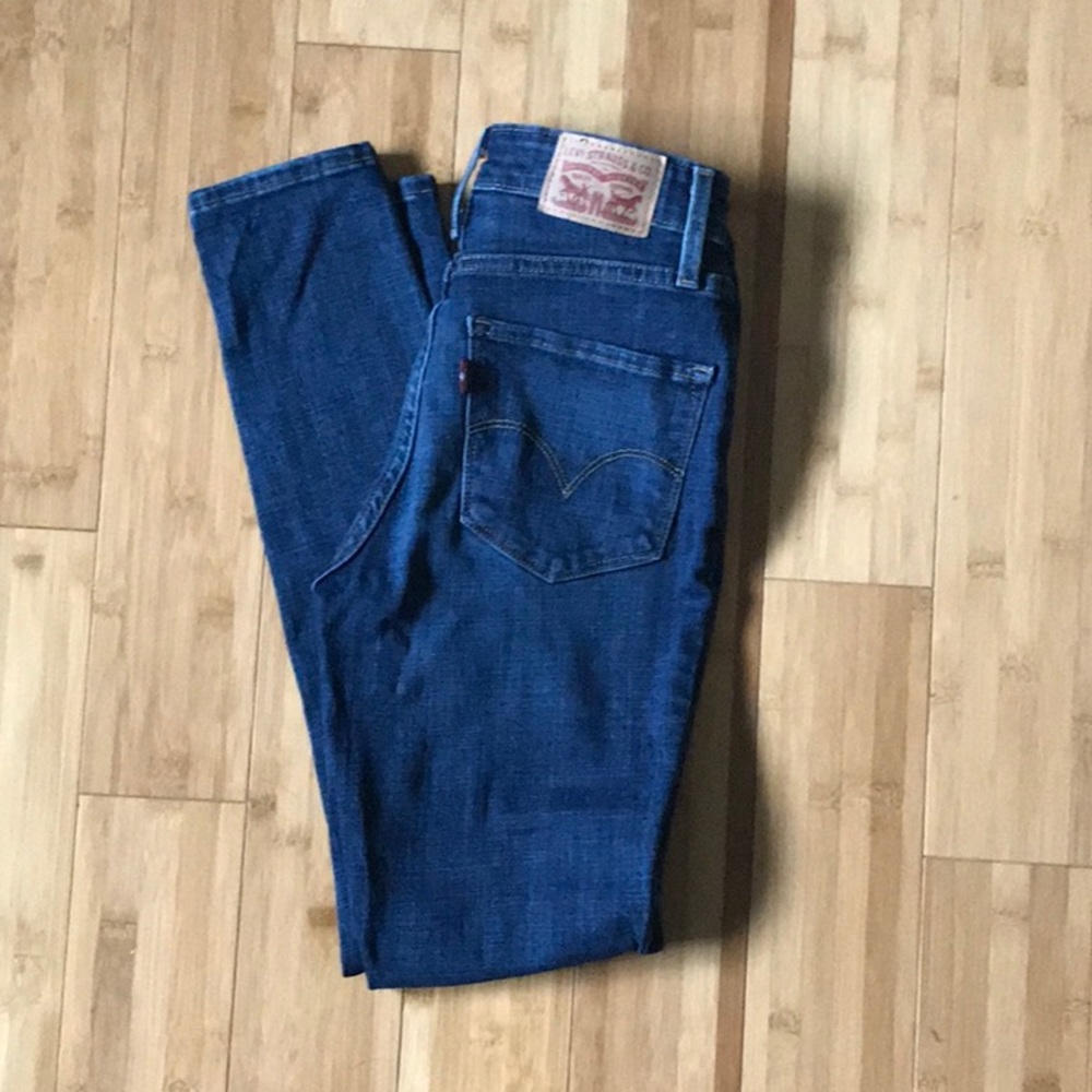 Levis 721 high rise skinny jeans